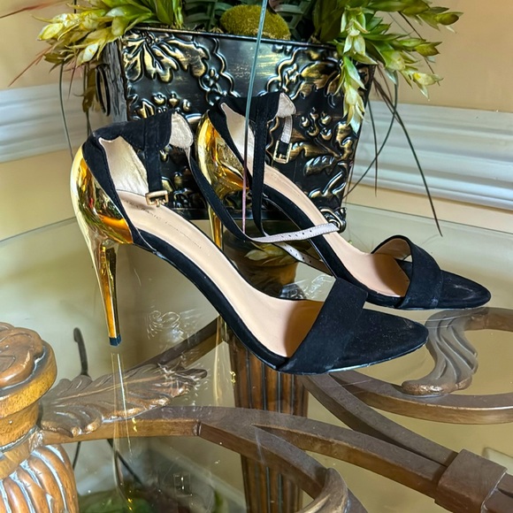 Zara Black Ankle Strap w/Gold Heel Sandals 38 - Picture 1 of 5